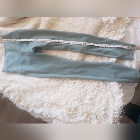 Lululemon tights - Picture 4 of 6